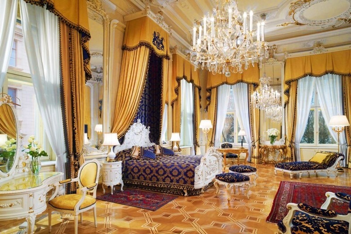 Someone Got European Socialism All Over Frank Luntz's 5-Star Hotel!