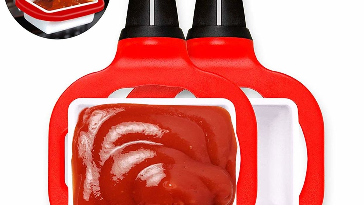You can dip and drive with this mounted sauce holder for your car
