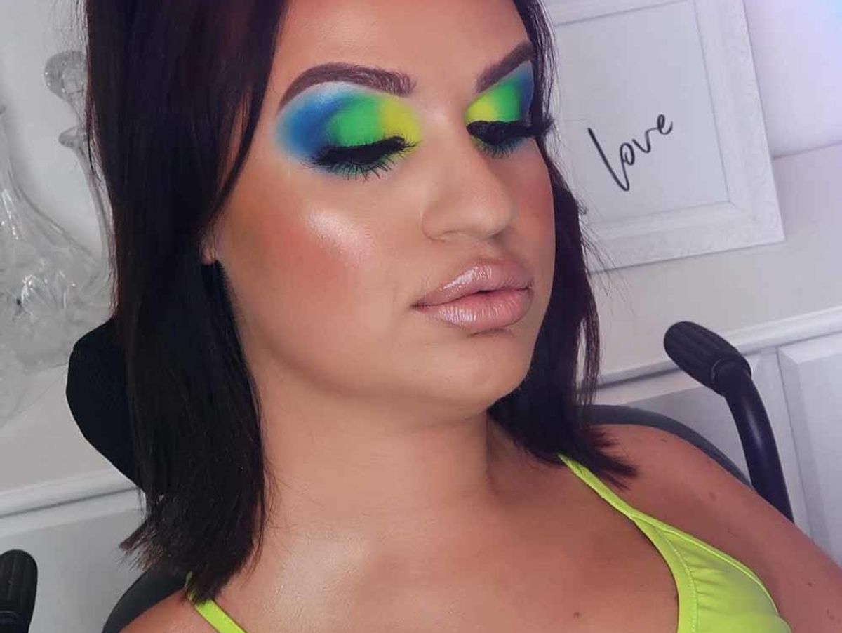 Disabled Make-Up Artist Amasses Huge Instagram Following Thanks To Her Impressive Tutorials