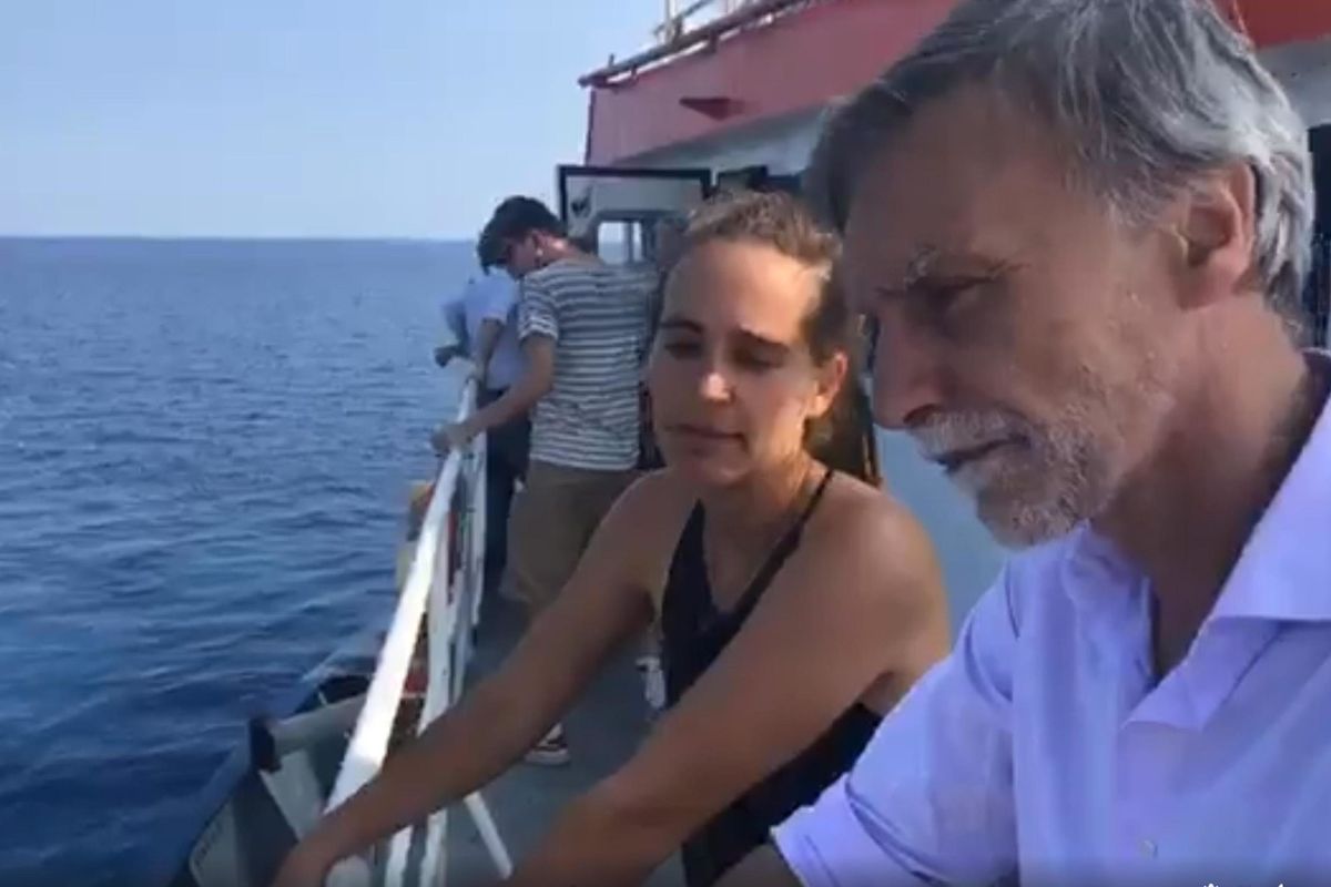 Il Pd va dai migranti ma non si occupa dello scempio sui bambini a casa sua