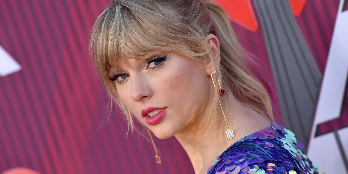 Taylor Swift Calls Out Scooter Braun