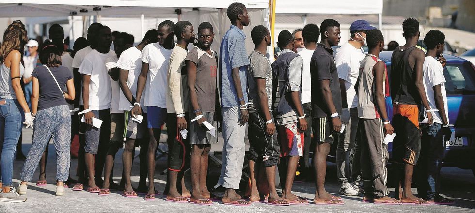 Meno sbarchi. Risparmiati 1.500.000.000 euro