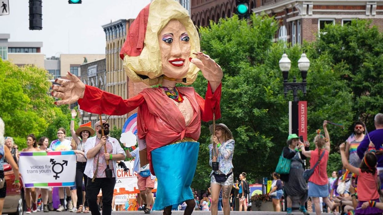 12-foot-tall Dolly Parton puppet goes for $555 on eBay