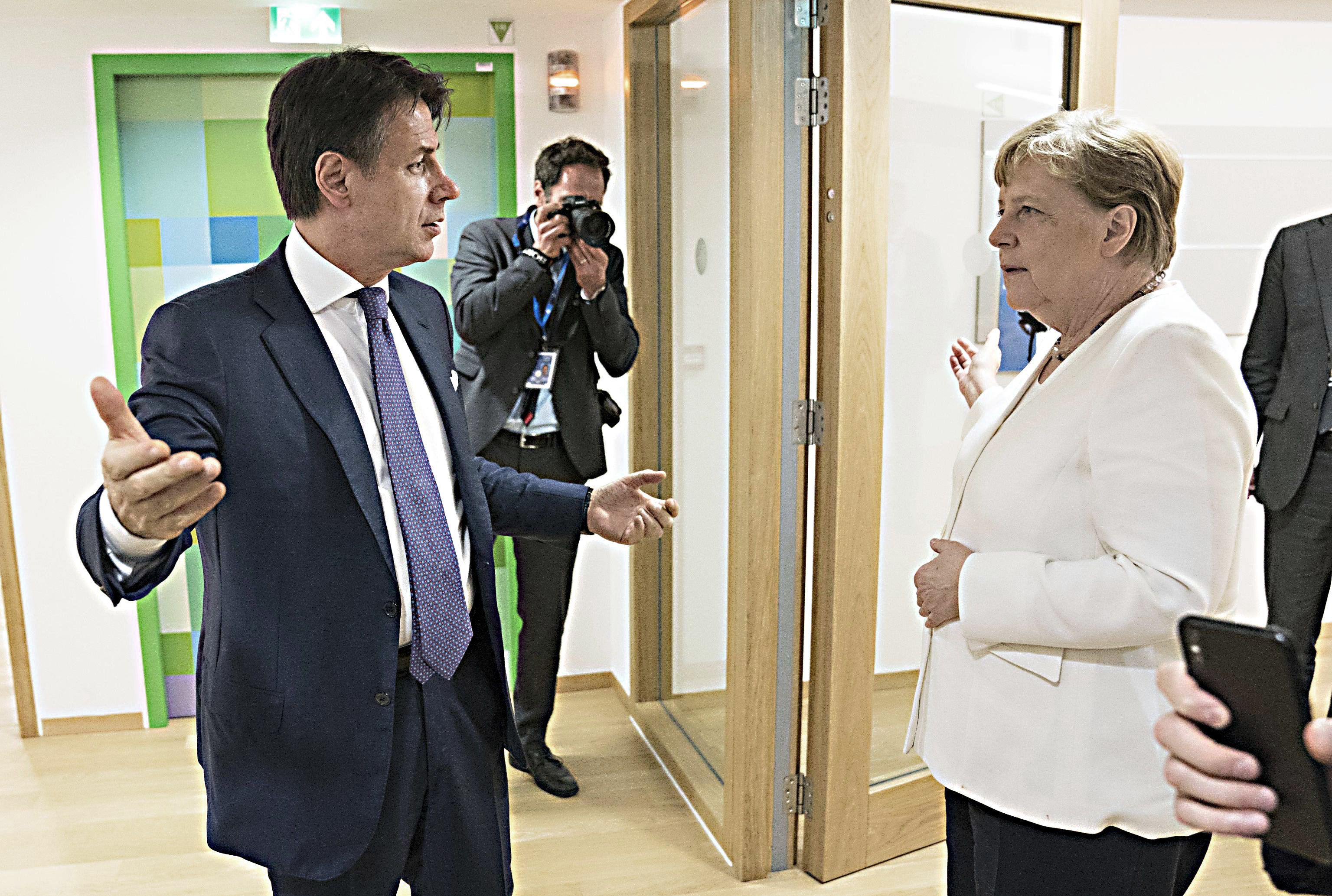 Il muro ha funzionato. Merkel costretta a rinunciare ai suoi