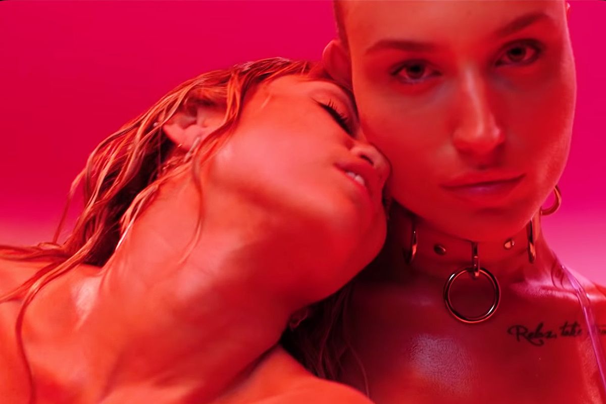 Don't Worry, Miley Cyrus Is Still Freaky