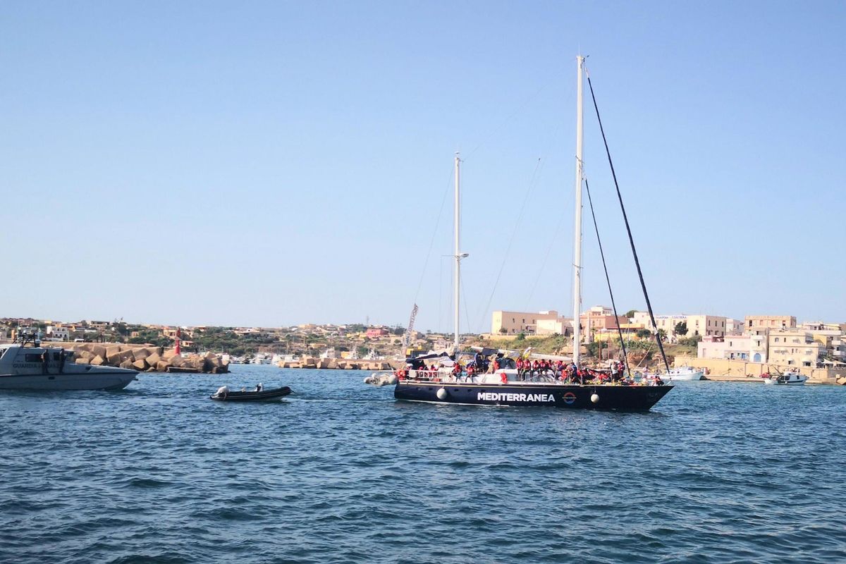 Trattano i nostri militari come loro maggiordomi