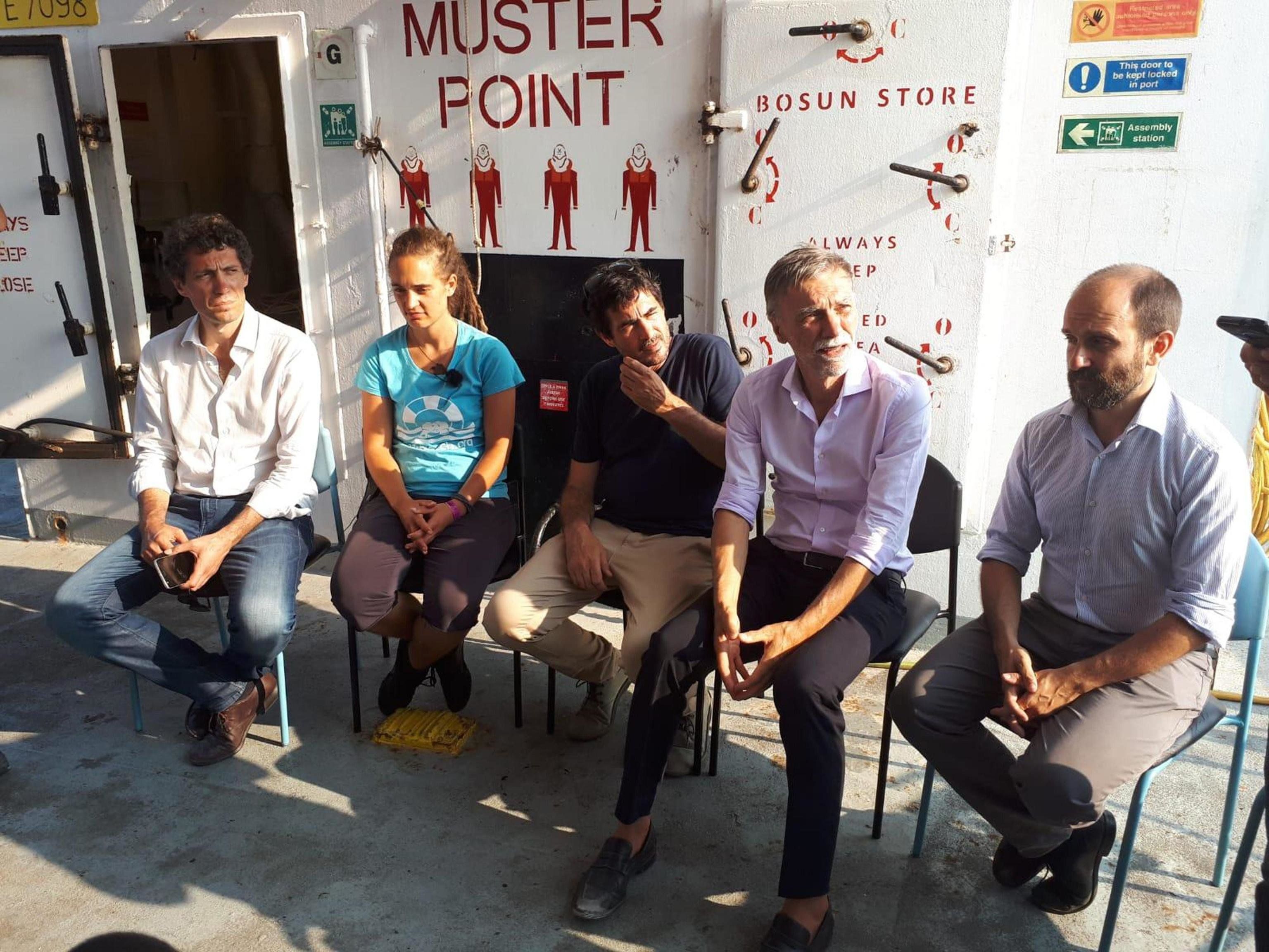 I parlamentari bucanieri di sinistra si imbarcano con chi infrange leggi
