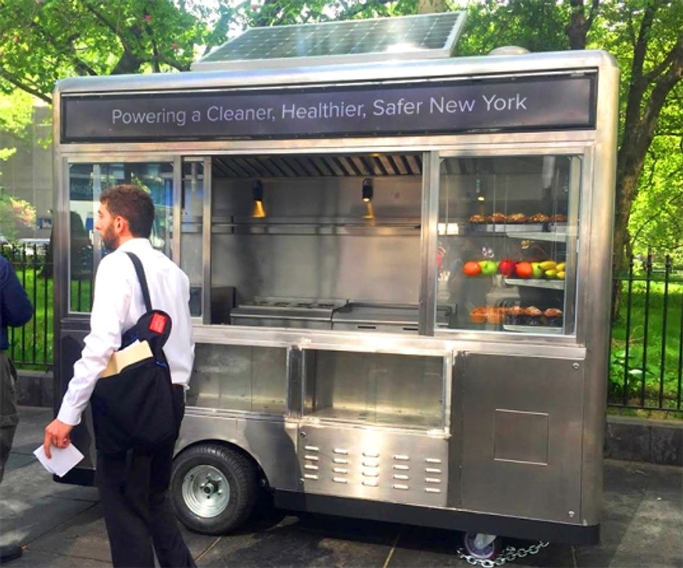 Hundreds of Solar-Powered Street Carts to Hit NYC This Summer
