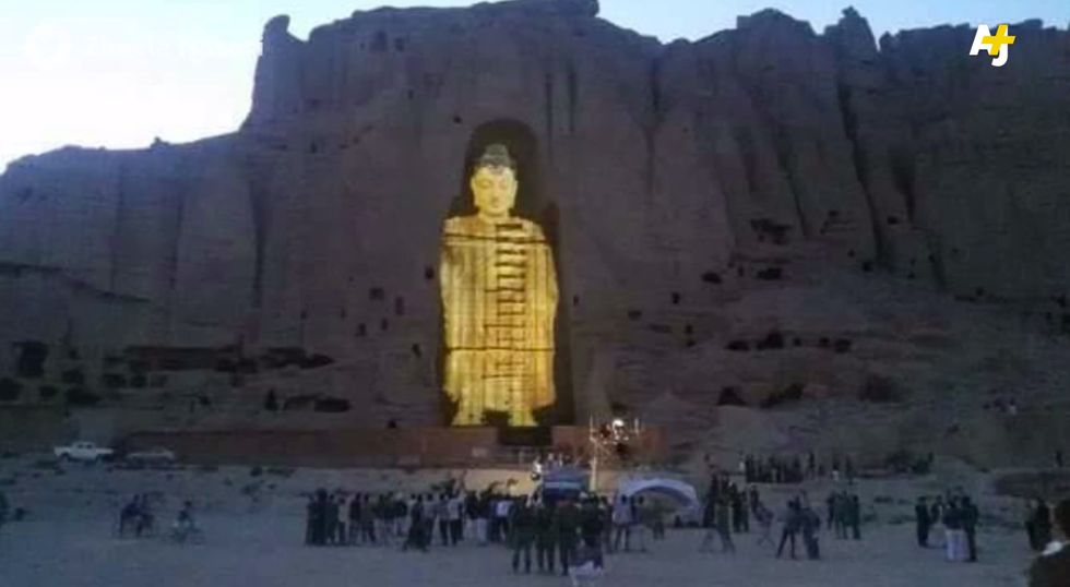 Artists Rebuild Destroyed Buddha Statues With Ghostly 3D Projection GOOD