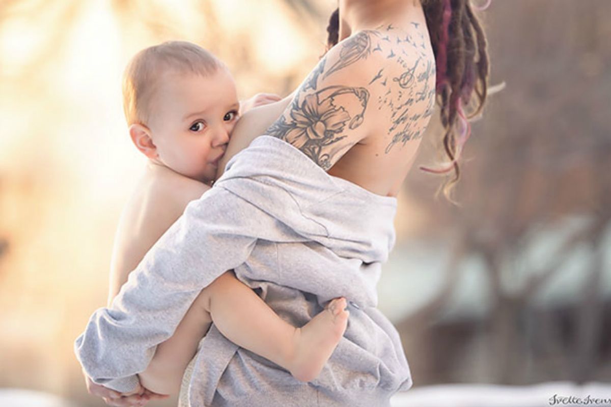 breastfeeding, public mothers