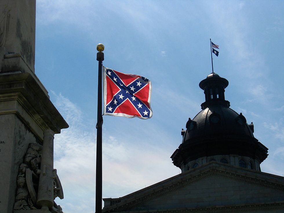 Over 334,000 People Petition To Take Down The Confederate Flag