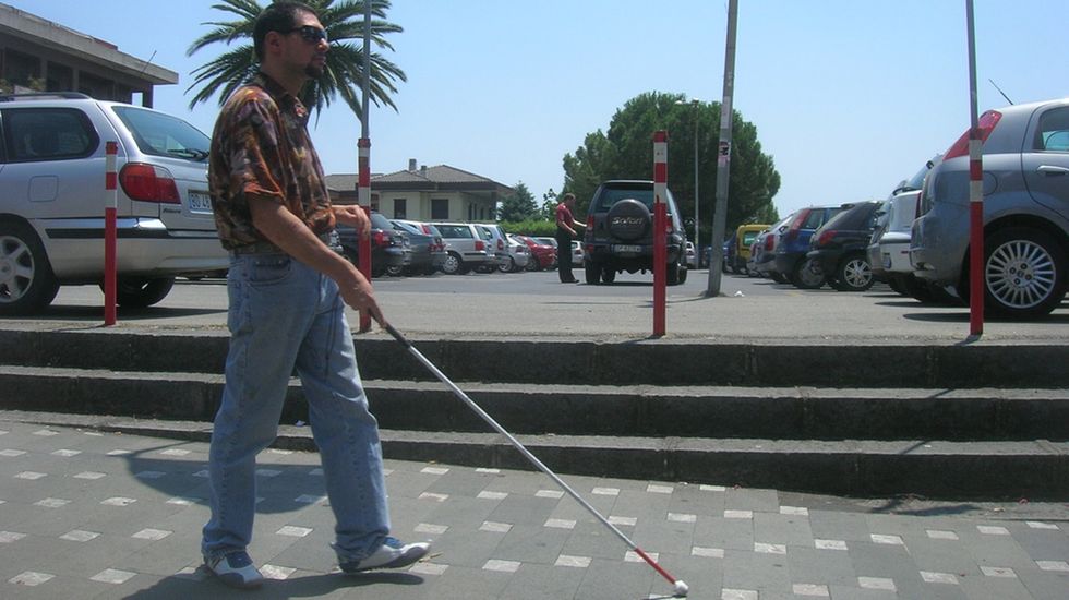 18-Year-Old Creates Device to Help the Blind Become More Mobile