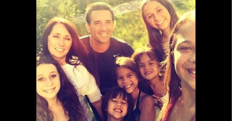 Mom Keeps Amazing Promise to Adopt Dying Best Friend’s Four Daughters