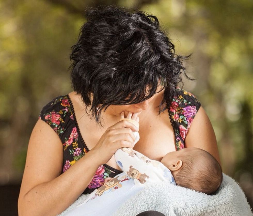 Breastfeeding Moms Post Beautiful Selfies to Fight Social Stigma