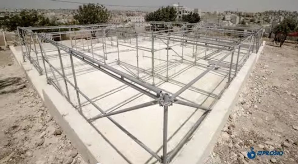 Architects Transform Sand and Rubble Into Schools for Syrian Refugees