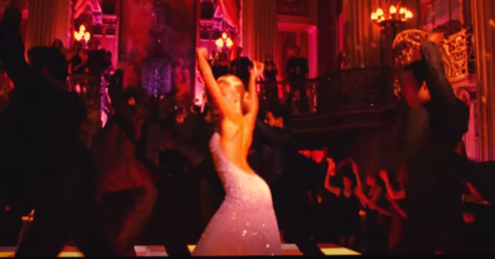 All of Your Favorite Movie Characters Seamlessly Put Together in One Epic Scene