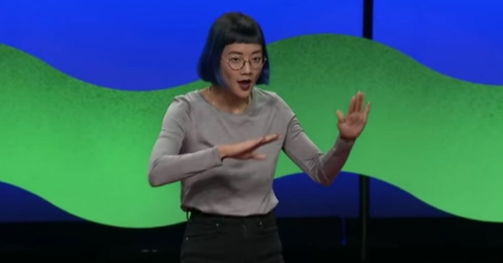 Deaf Artist Shows Connection Between Sign Language and Music