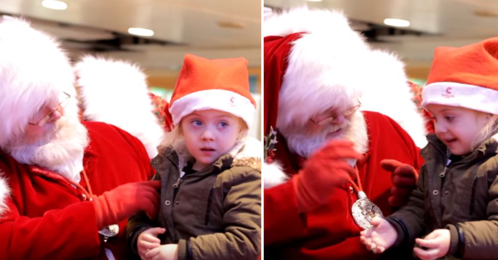 Santa Uses Sign Language to Give This Little Girl a Wonderful Holiday Moment