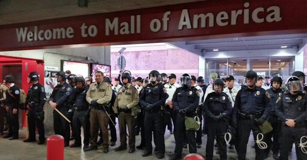 Black Lives Matter Protesters Briefly Shut Down Mall of America for #BlackXmas Protests