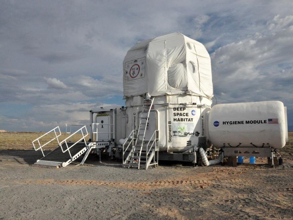 Congress Directs NASA to Build a Deep-Space Habitat Prototype by 2018