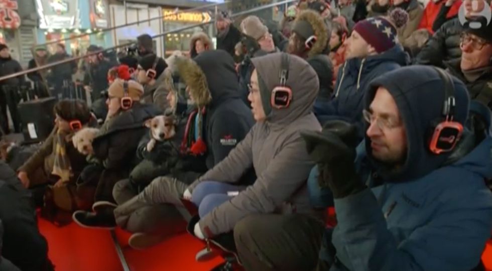 Laurie Anderson Hosts a Violin Concert Only Dogs Could Enjoy