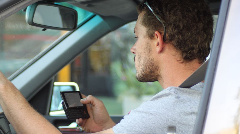 20-Year-Old CEO Showcases Device That Prevents Distracted Driving