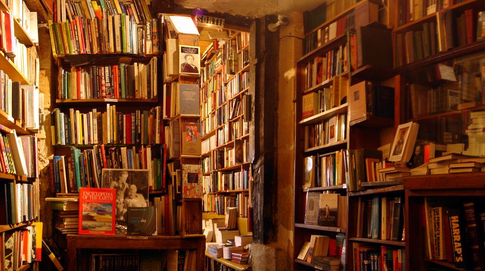 Is Amazon Planning to Open Hundreds of Actual Bookstores?