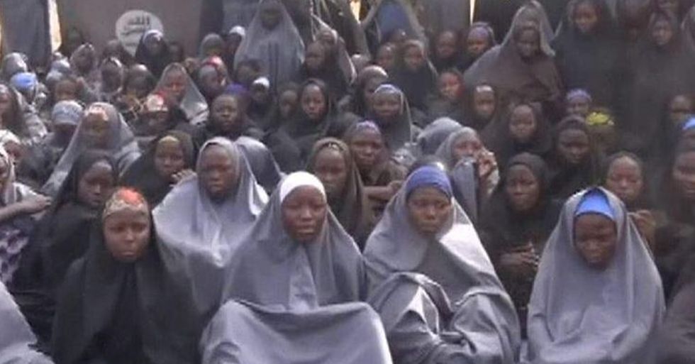 Nigerian Army Frees 800 Boko Haram Hostages