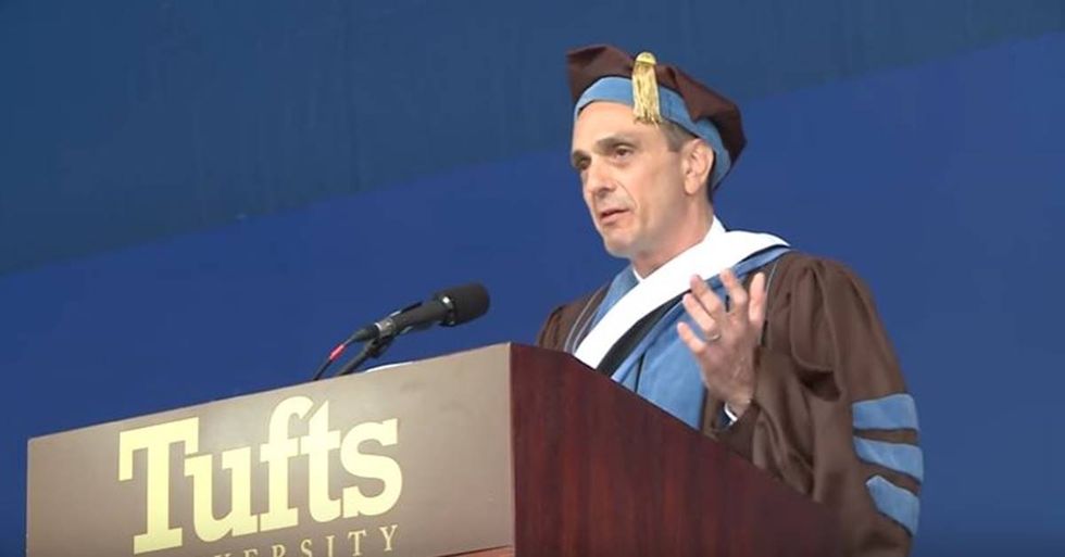 Hank Azaria Gives A Hilarious and Moving Commencement Speech At Tufts University
