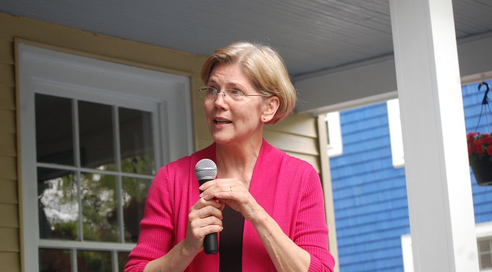 Elizabeth Warren Calls Trump ‘Thin-Skinned, Racist Bully’
