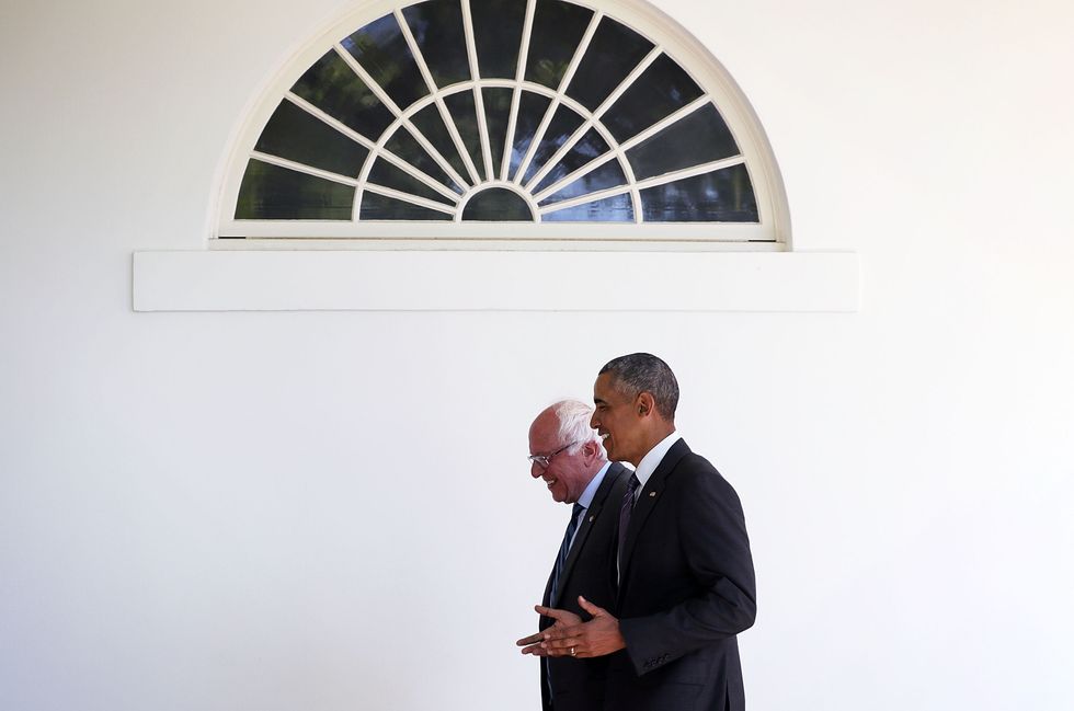 Dad Chose A Favorite! Barack Obama Officially Endorses Hillary Clinton, Meets With Sanders
