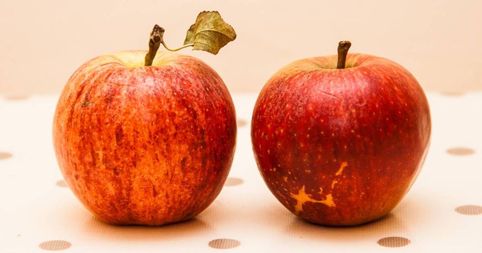UK Teacher Explains Bullying Using Two Apples