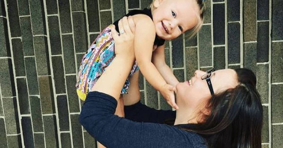 Mom's Photo Exposes The Double Standard All Breastfeeding Mothers Face