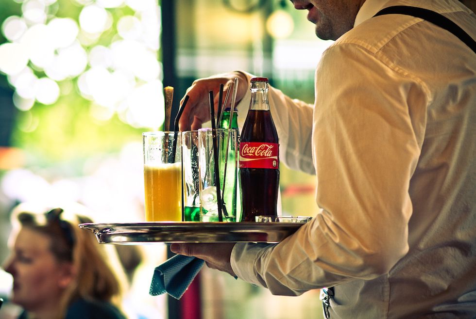 Waiter Receives A $500 Tip After Doing The Sweetest Thing For A Stranger