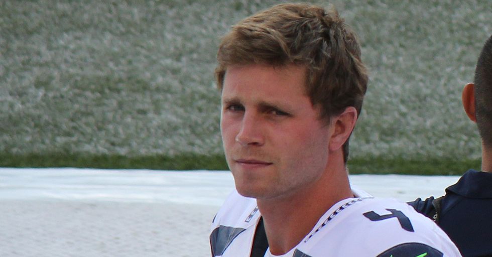 An NFL Player Never Bothered To Correct Anyone On The Spelling Of His Name…And Now He’s Stuck With The Wrong One
