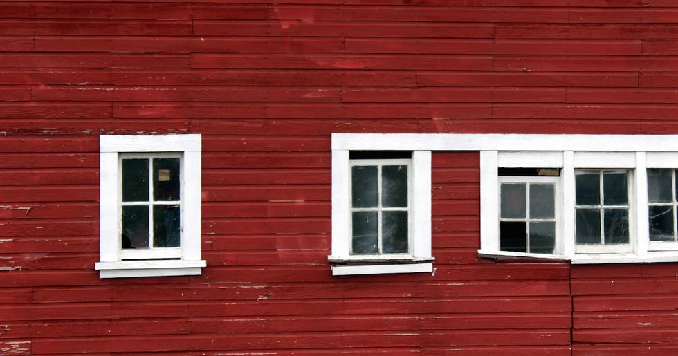 The Wildly Fascinating Reason All Barns Are Painted Red