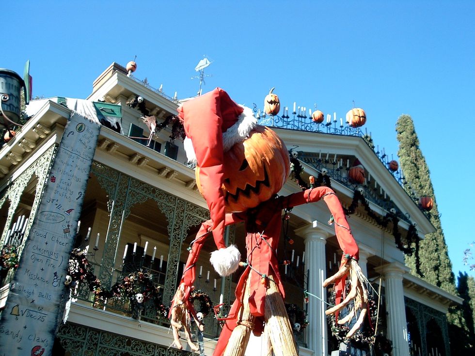 Evolutionary Psychology Explains Why Haunted Houses Creep Us Out