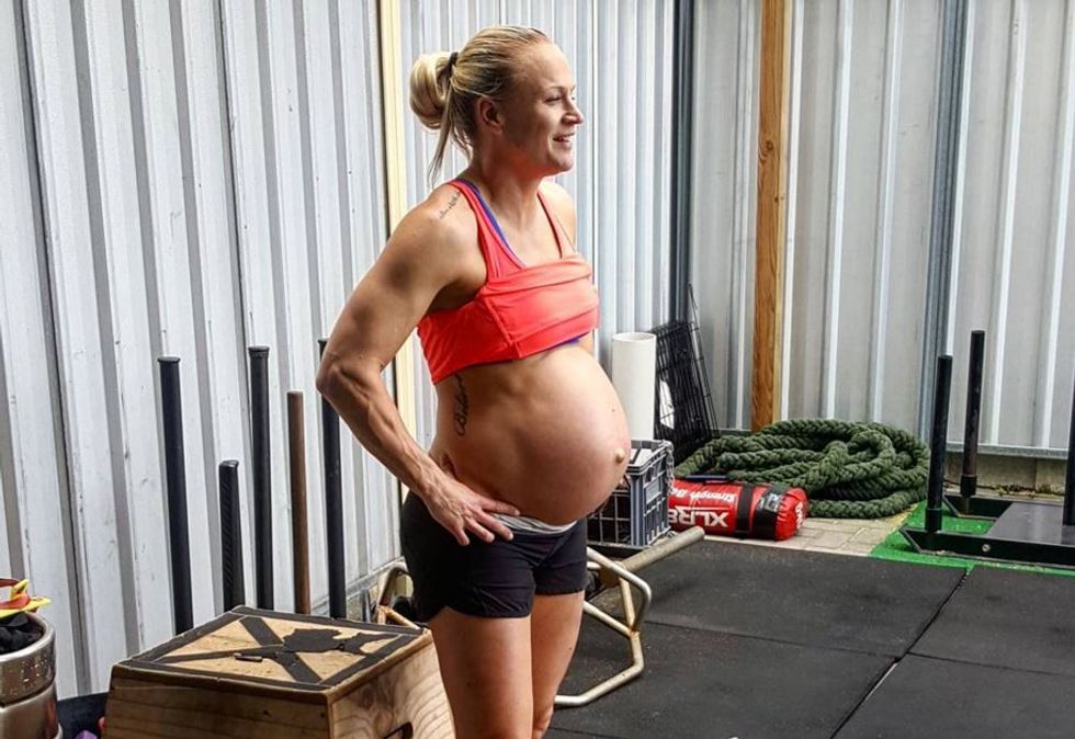Muay Thai Fighter Still Trains Like A Beast At 39 Weeks Pregnant