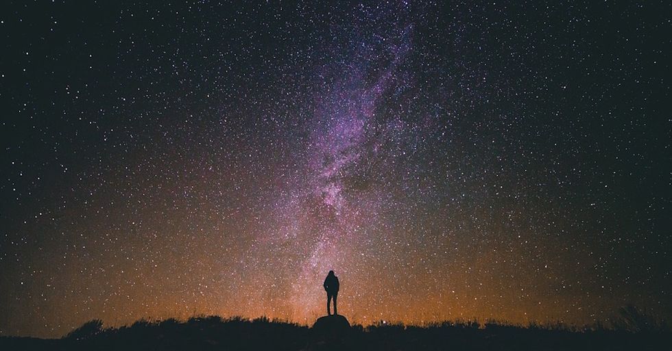 Astronomers Say These Strange Signals Coming From Space Are Probably From Aliens