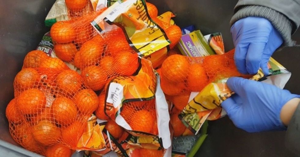 See The Staggering Amount Of Food That Walmart Throws Out Every Two Weeks