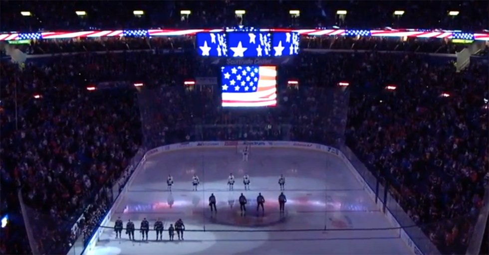 19,000 St. Louis Fans Band Together To Sing A Moving National Anthem For Veterans Day