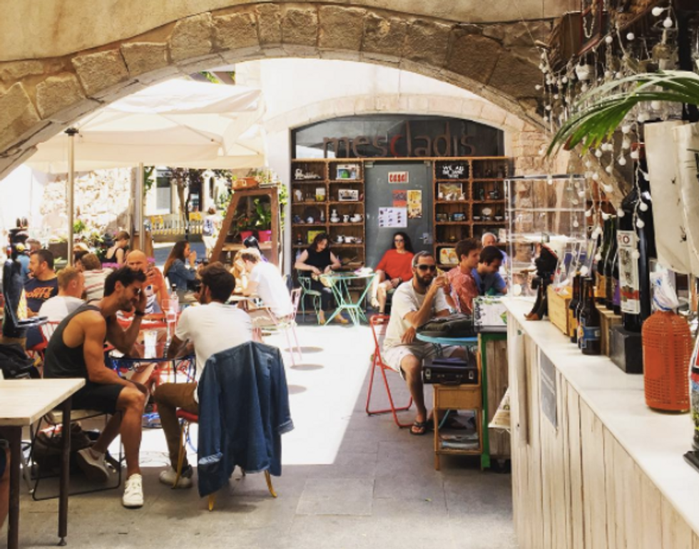 Inside The Tiny Barcelona Restaurant Using Food To Fight For Migrants' Rights