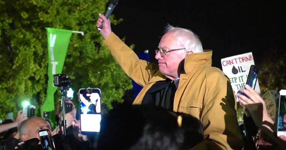 Bernie Sanders Surprises Dakota Pipeline Protesters With An Inspiring Speech