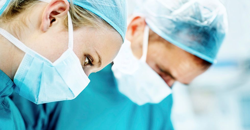 New Study Finds You’re Less Likely To Die Under The Care Of A Female Doctor