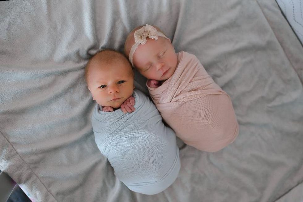 Mom Has Beautiful Photo Series Taken Of Newborn Twin She Knew Didn't Have Much Time Left