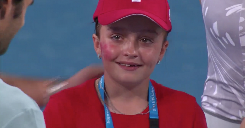 Watch Roger Federer Console A Young Fan Starstruck To The Point Of Tears