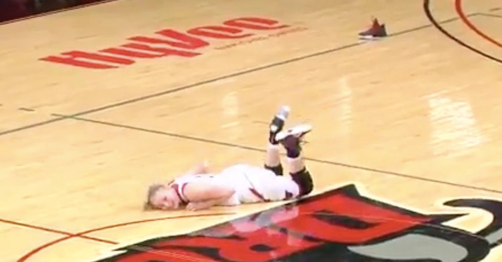 This Basketball Player Just Can’t Stop Falling Over After Losing Her Shoe During Play
