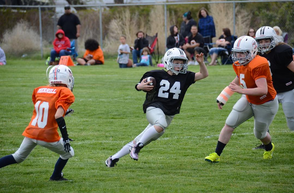 All-Girls Tackle Football Is Officially A Trend