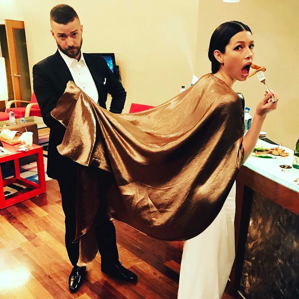 While Celebrities Gabbed About The Oscars Gaffe, They Ate Metal