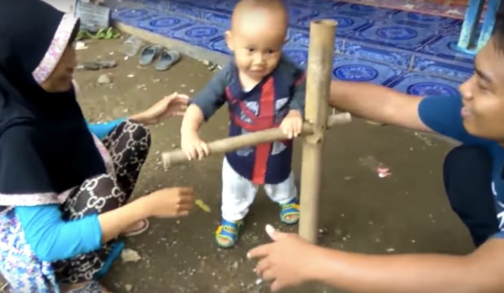Indonesia Teaches Their Children To Walk Using This Brilliantly Simple Approach